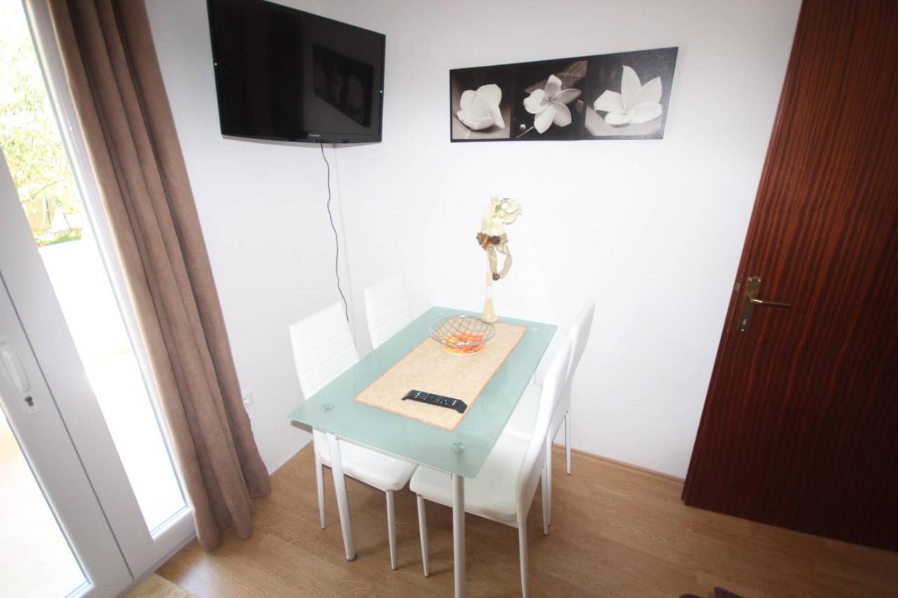 Small Apartment For A Great Holiday Zára Kültér fotó