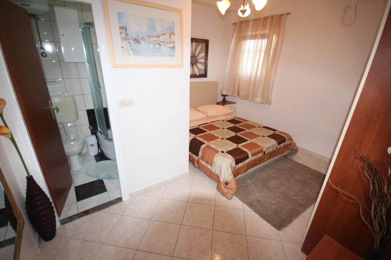 Small Apartment For A Great Holiday Zára Kültér fotó